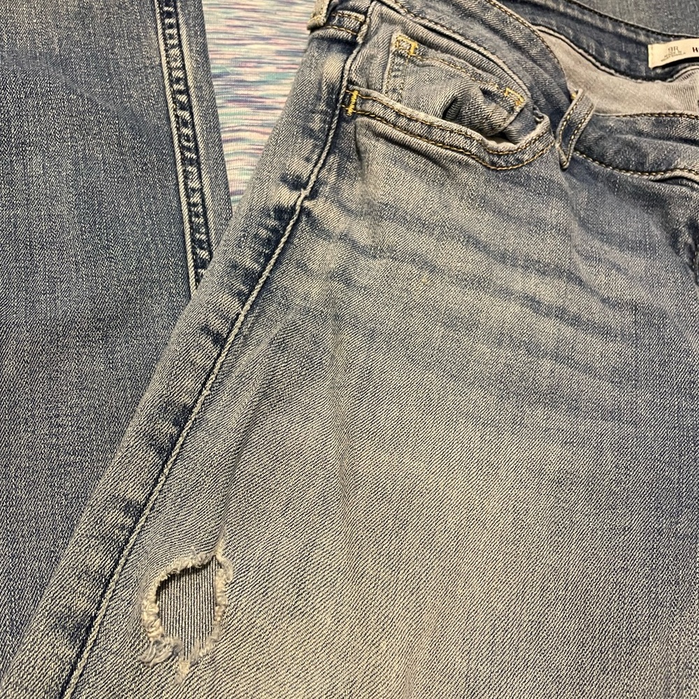 Hollister Jeans. - Picture 3 of 8
